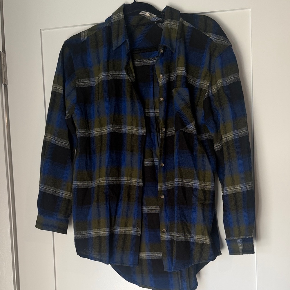 Love Notes Blue Black Olive Plaid Button-Down Shirt size medium